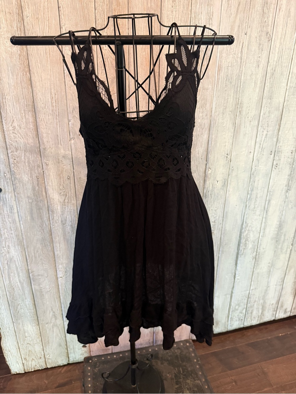 Rue21 Black Textured Knit Top with Label Detail